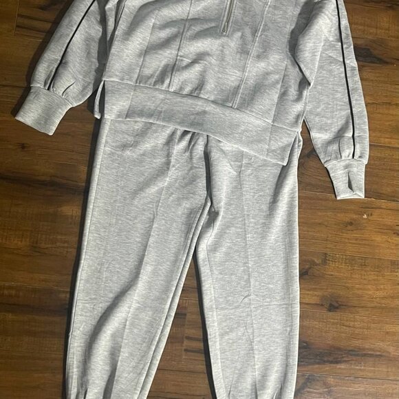 SOLD  Women's 2-Piece Tracksuit Set gray Size S - Picture 8 of 9